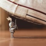Guerilla UX - Article UX Republic - un lego sous une chaussure